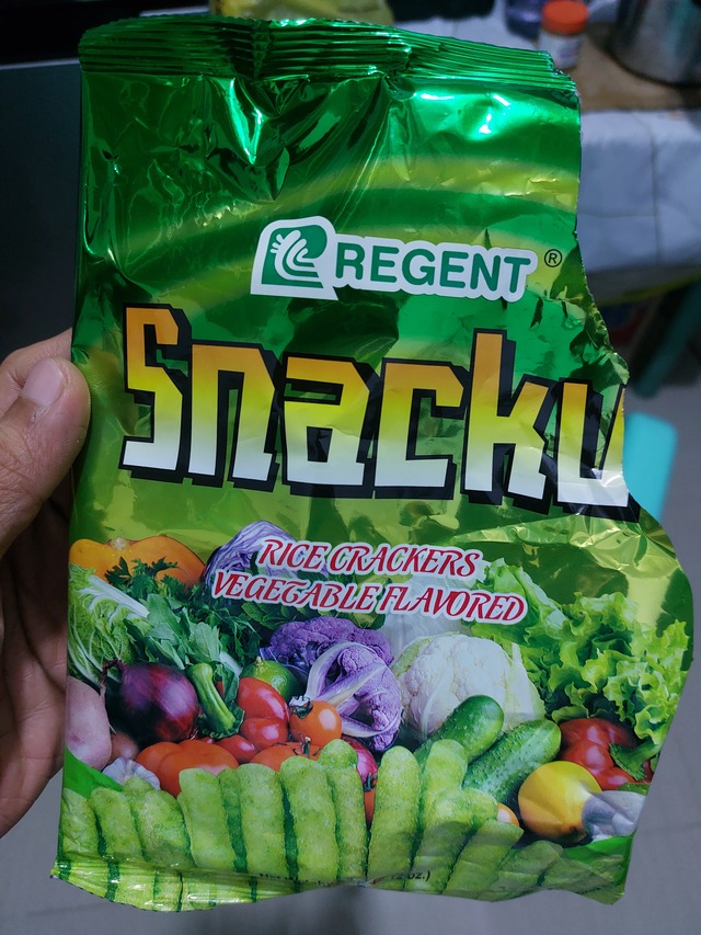 Regent Snacku rice crackers vegetable flavored