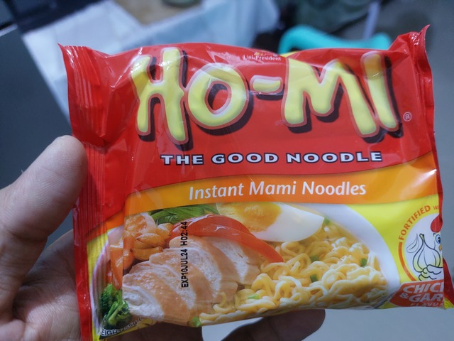 HO-MI the good noodle instant mami noodles chicken & garlic flavor