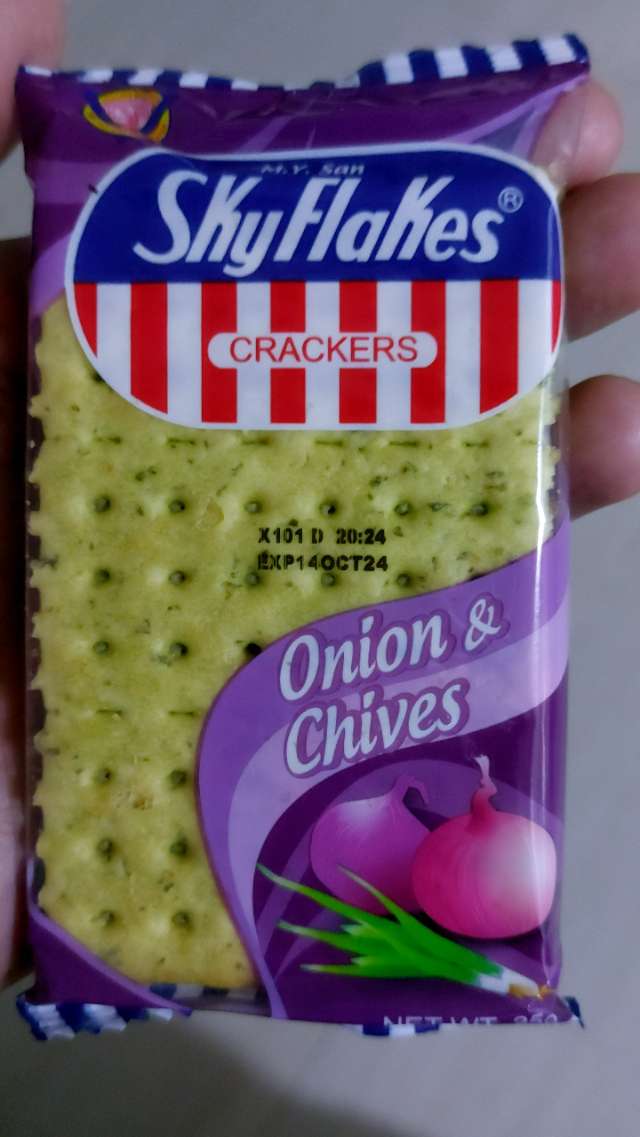 SkyFlakes Cracker Onion & Chives