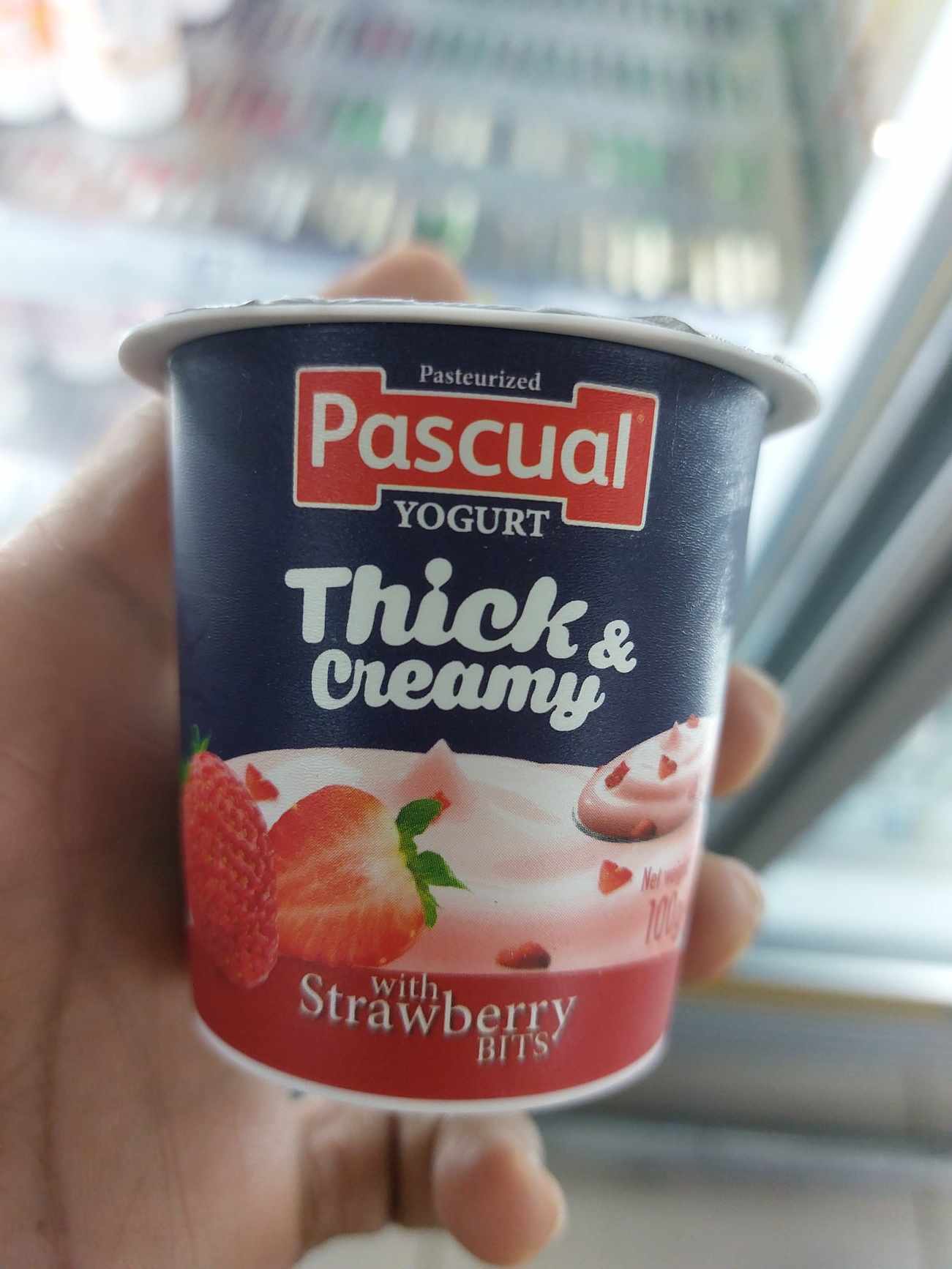 pasteurized pascual yogurt thick & creamy with strawberry bits