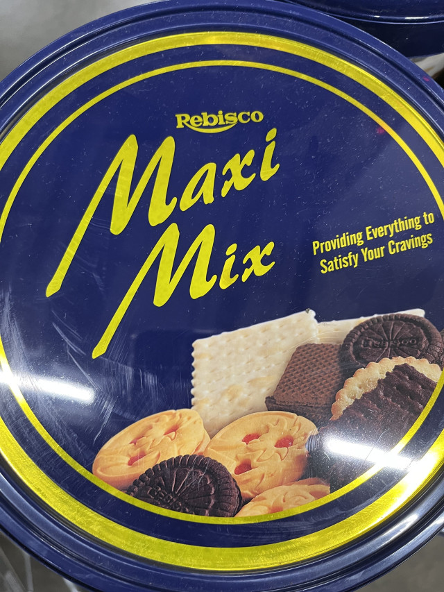 Rebisco maxi mix