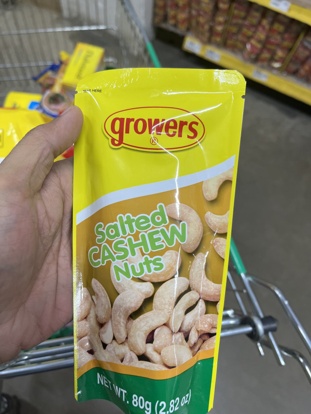growers salted cashew nuts