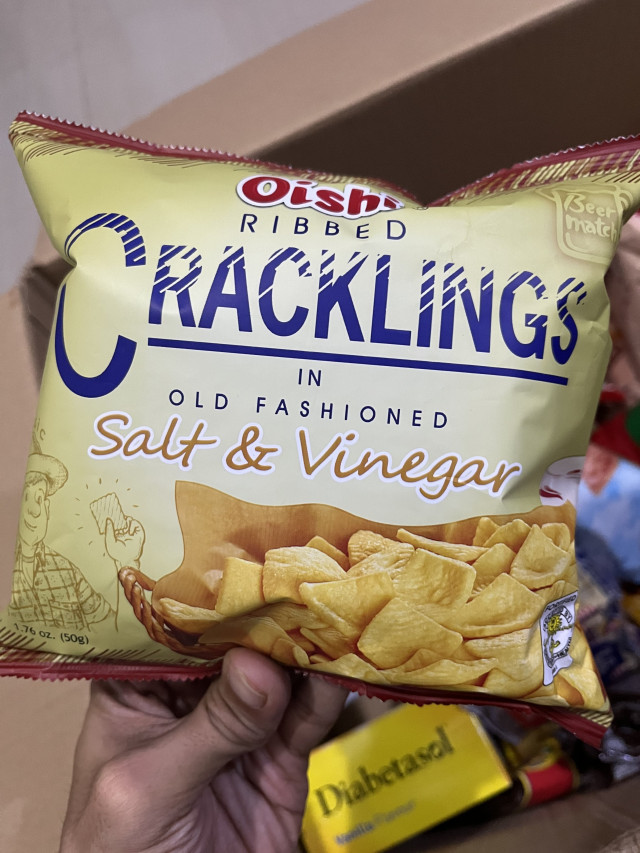 oishi ribbed cracklings in old fashioned salt & vinegar