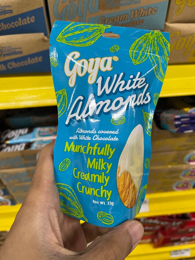 Goya white almonds (almonds covered with white chocolate)