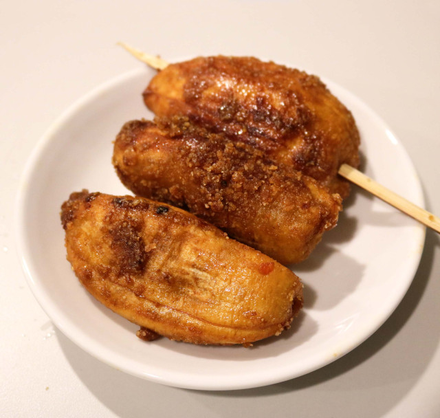 Banana, saba, w/ sugar, fried