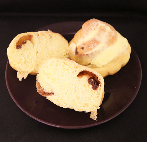 Bread, sweet roll w/ mung bean filling
