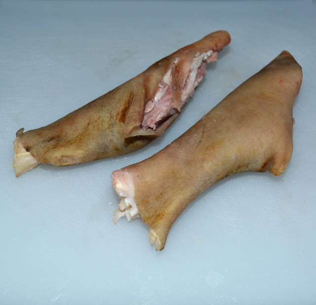 Chevon leg