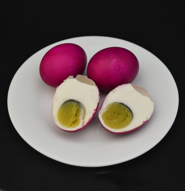 Egg, duck, whole, salted