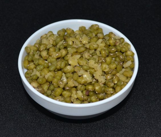 Mung bean seed, green, dried, boiled