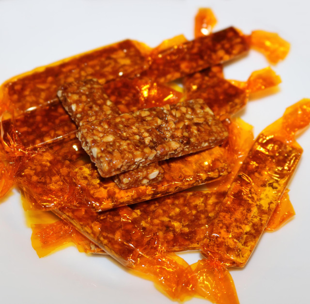 Peanut brittle