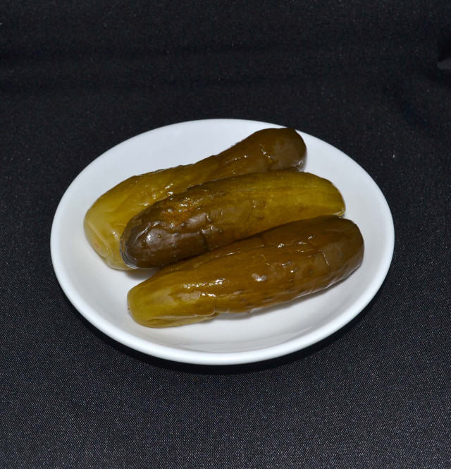 Pickles, whole, gherkins