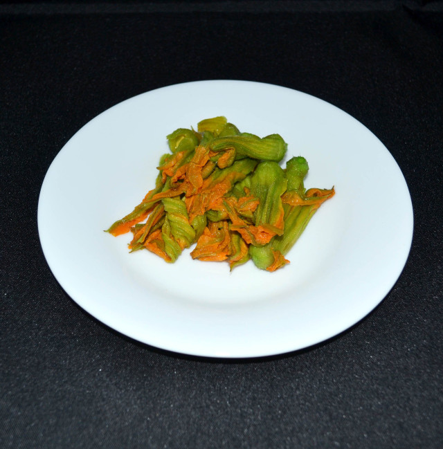 Squash flower, boiled