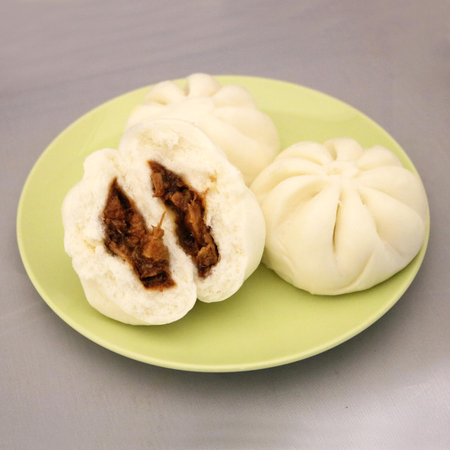 Steamed bun, pork filling