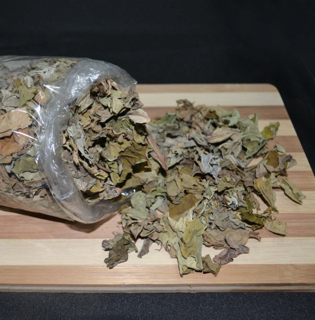 Taro lvs, dried