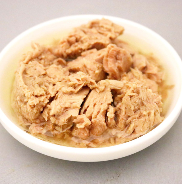 Tuna fillet, in veg oil, cnd